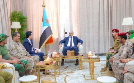 اللواء الزُبيدي يشيد بالجهود البطولية والتضحيات التي تبذلها قوات دفاع شبوة..