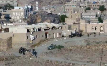 مقتل 5 اشخاص في اشتباكات مسلحة بين الحو,,ثيين ورجال القبائل في البيضاء ...