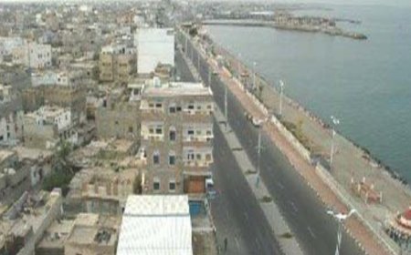 عقيد في شرطة الحديدة يشكو معاناته من الميليشيات الحو,,ثية ....