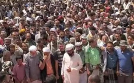 الآلاف يشيعون جثمان الفقيد العميد قاسم محمد جعوال بمريس محافظة الضالع