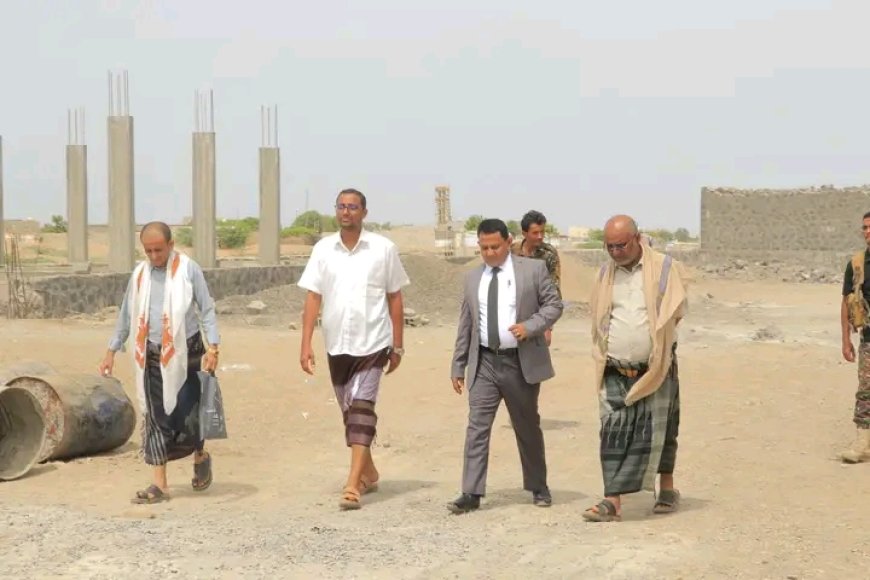وكيل أول محافظة الحديدة يتفقد مشروع إنشاء إصلاحية السجناء بمديرية الخوخة..