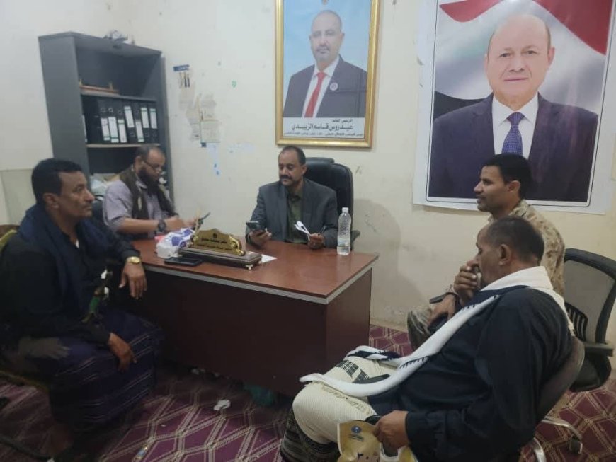 مدير عام قعطبة الشاعري يبحث مع العقيد نصر البرش مشاريع تحسين البنية التحتية وتعزيز التنمية في مريس