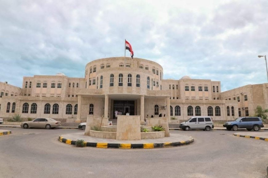 عاجل: اللجنة الأمنية بمحافظة المهرة توضح ملابسات اشتباكات حوف عقب توقيف الزايدي في منفذ صرفيت