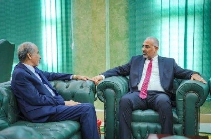 اللواء الزُبيدي يبحث مع الفريق الصبيحي الأوضاع الراهنة في محافظة المهرة...