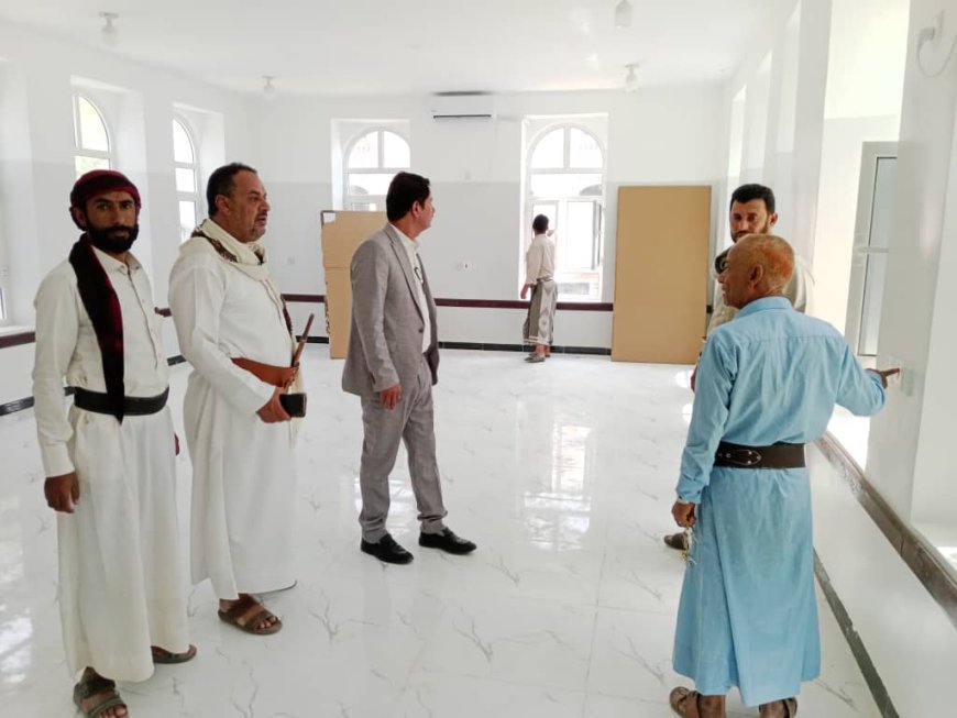 نائب وزير التربية والتعليم يتفقد مكتب التربية بمدينة مأرب ويشيد بجهود تطوير البنية التحتية