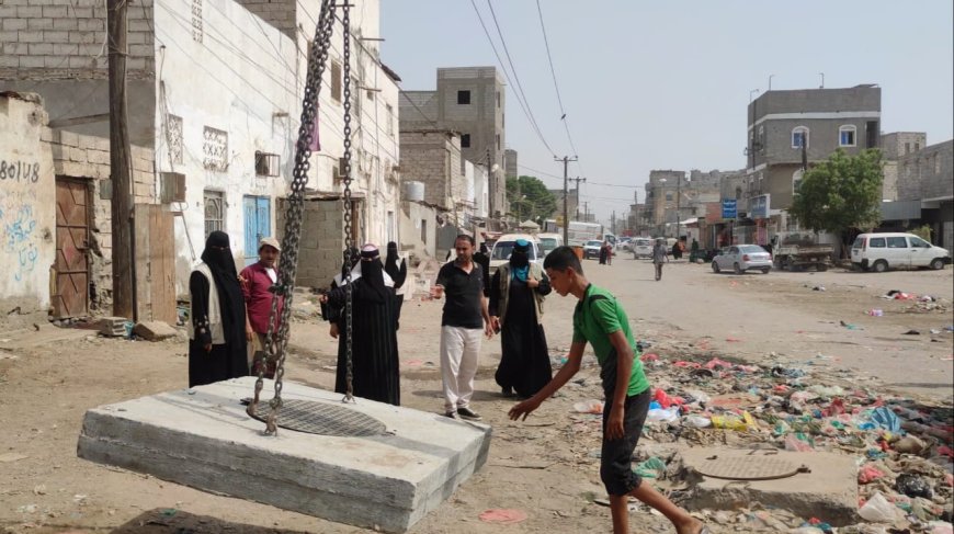 جمعية العائدين تنفذ المرحلة الثانية للدفعة الثانية لمبادرة حياة آمنة لأغطية مناهل الصرف الصحي في البساتين