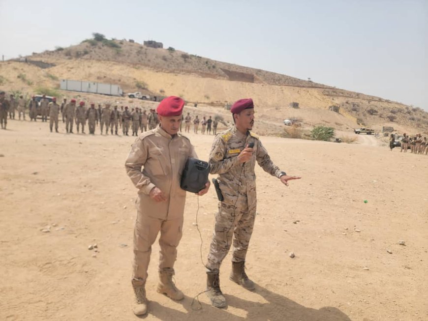 قائد الوية الدعم والاسناد يتفقد جاهزية اللواء الاول دعم واسناد في مديرية المحفد - ابين