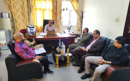 الضالع:- إجتماع هام بين مدير البنك المركزي اليمني ومدير عام مديرية قعطبة وقايد الحزام الأمني ونائب رئيس العمليات المشتركة