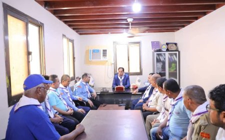 وزير الشباب والرياضة يلتقي قيادة الكشافة في عدن بمناسبة اليوم العالمي للمنديل الكشفي