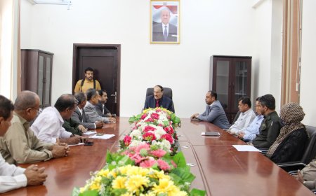 رئيس مصلحة الهجرة والجوازات والجنسية يرأس اجتماعاً موسعاً لمدراء العموم المصلحة في العاصمة المؤقته عدن 