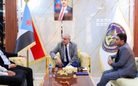 الكثيري يطّلع على برامج مركز مداد حضرموت للأبحاث...