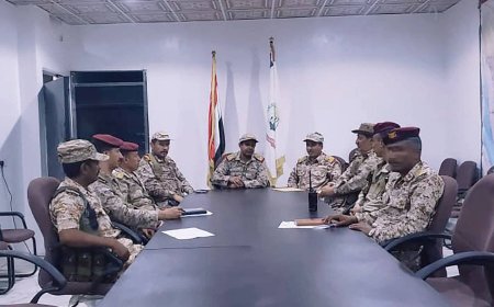 مساعد رئيس هيئة الاستخبارات يزور قيادة المنطقة العسكرية السادسة...