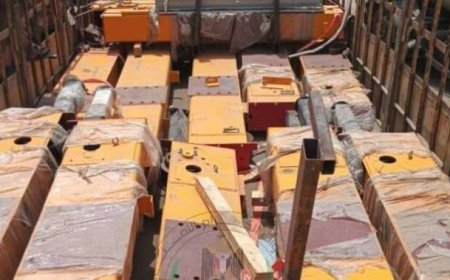 حزام لحج الامني يضبط رافعات مخصصة لتحميل حاويات السفن في طريقها إلى الحو,,ثيين في الحديدة...