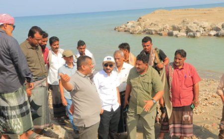 مدير شرطة محافظة الحديدة العميد نجيب ورق يزور مشروع خور أبو زهر ويعلن بدء المرحلة الثانية..