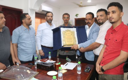 رئيس صندوق صيانة الطرق يكرّم مبادرة تأهيل خط أبين الدولي ويؤكد استمرار الدعم