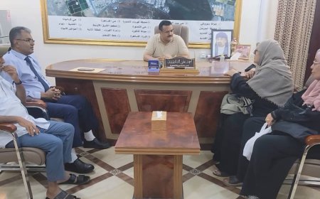مدير عام المنصورة يناقش آلية ضبط وتحسين الحركة المرورية بالمديرية..