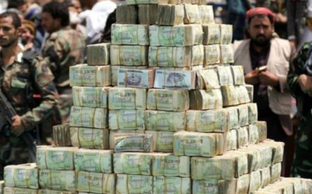 قيادي حو,,ثي يكشف عن مبلغ تم تهريبه من مناطق جماعته إلى الخارج كاف لإنقاذ اليمن عدة سنوات ...