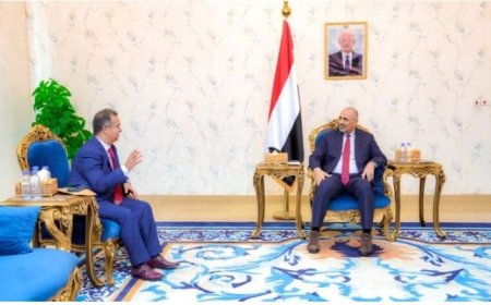 الزُبيدي خلال استقباله السفير ادريس يشيد بالعلاقات اليمنية الليبية ..