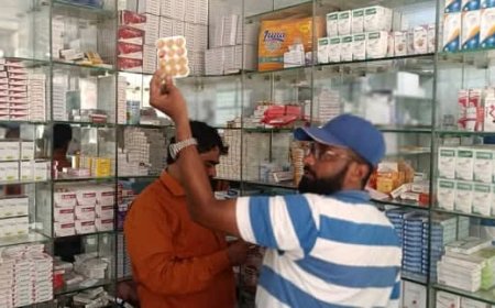 مكتب الصحة بالحديدة يضبط صيدليات متلاعبة بالأسعار ويحيلها للجهات المختصة ..