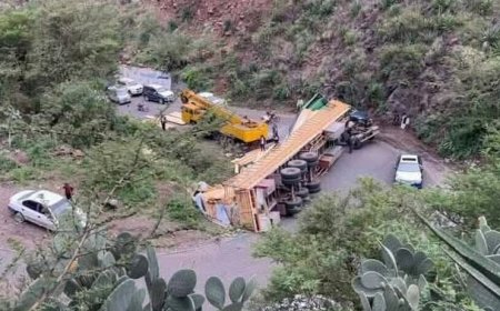 انقطاع طريق إب–صنعاء يعزل المسافرين والمرضى...