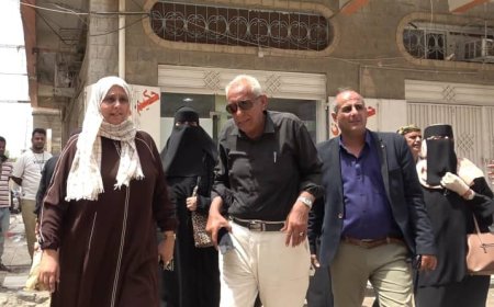 النيابة العامة تواصل حملتها على شركات الأدوية والصيدليات بمديرية المنصورة في عدن عدن /نشوان نصر