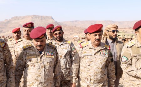 وزير الدفاع يتفقد جبهات محور علب في زيارة ميدانية