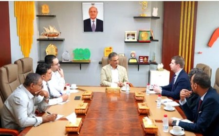 وزير الدولة محافظ العاصمة عدن يؤكد على  أهمية استمرار التنسيق الدولي لتعزيز الاستقرار الاقتصادي....