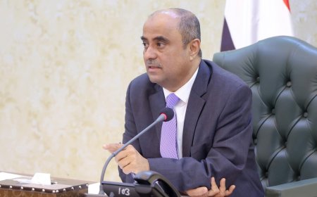 ناشط جنوبي: إيقاف كشوفات الإعاشة مطلب شعبي والشعب مستعد للنزول إلى الشارع