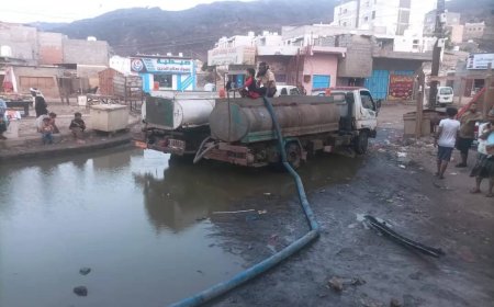 غانم يطلع على رفع مخلفات المنخفض الجوي و نظافة الشوارع في المديريات عدن