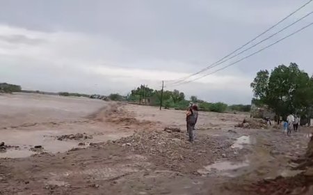 عاجل:السيول الجارفة تقطع خط صنعاء – الحديدة عند منطقة المراوعة(صورة أولية)
