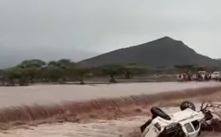 عاجل:حاول العبور.. سيول جارفة تجرف سيارة محمّلة بالقات في لجج إنقاذ 5 أشخاص وفقدان آخر(صورة أولية)