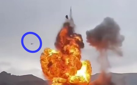 شاهد صورة مفزغة..جثث تتطاير في السماء جراء غارات إسرائيلية عنيفة على صنعاء