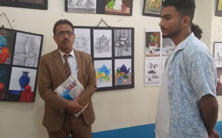 تعز .مدير مكتب الثقافة يشيد بإبداعات طلاب قسم الجرافيكس في كلية الآداب....