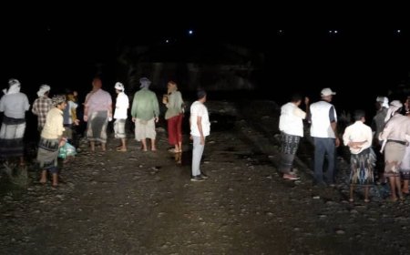 نائب رئيس مجلس القيادة الرئاسي، العميد طارق صالح، يوجه خلية الأعمال الإنسانية بإغاثة عاجلة للمتضررين من الأمطار والرياح في مديرية حيس