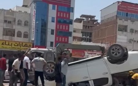 عاجل:حادث مروري في خط التسعين بمديرية المنصورة بعدن(صورة أولية)