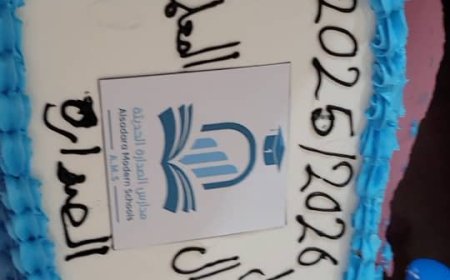 مدارس الصدارة الحديثة بمأرب تحتفي بكادرها التعليمي النسوي بانطلاقة العام الدراسي