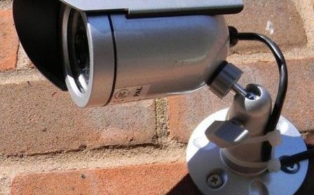 الحو,,ثيون يزيلون كاميرات مراقبة من أسواق الحديدة....