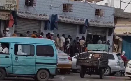 طوابير لشراء البيض بالشيخ عثمان في عدن(صورة)