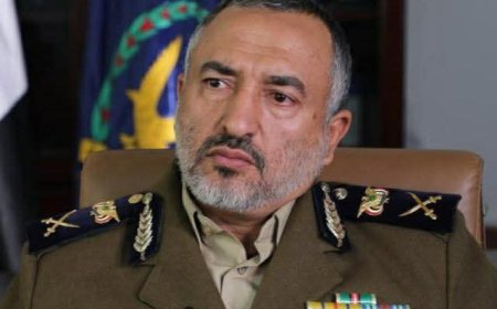 عاجل وحصري: وسط تكتم شديد.. هذا هو مصير شقيق عبدالملك الح، وثي الذي جرى استهدافه جراء غارات إسرائيلية على صنعاء