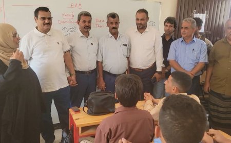 مدير عام المنصورة يشيد بمستوى إقبال الطلبة وإنتظام المعلمين في أول أيام العام الدراسي الجديد.....