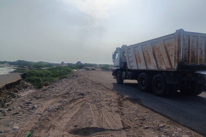 فتح الطريق الدولي الشيخ سالم "حسان" بعد تأثره بالسيول في زنجبار