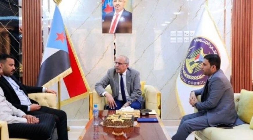 الكثيري يطّلع على برامج مركز مداد حضرموت للأبحاث...