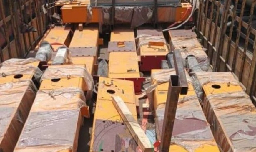 حزام لحج الامني يضبط رافعات مخصصة لتحميل حاويات السفن في طريقها إلى الحو,,ثيين في الحديدة...