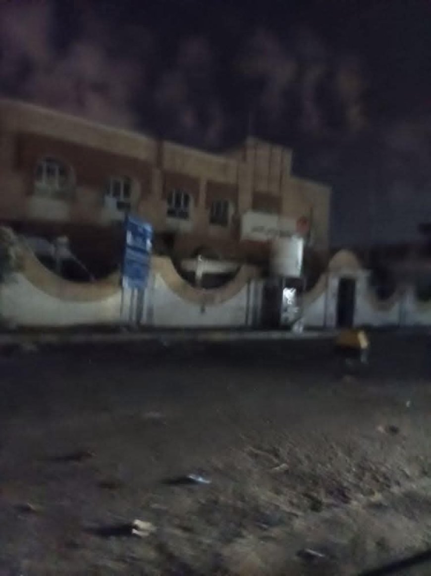 الناشط امبريص: يتحدث بهذه الكلمات.. مستشفى 22 مايو بلا حياة(صورة محزنه)