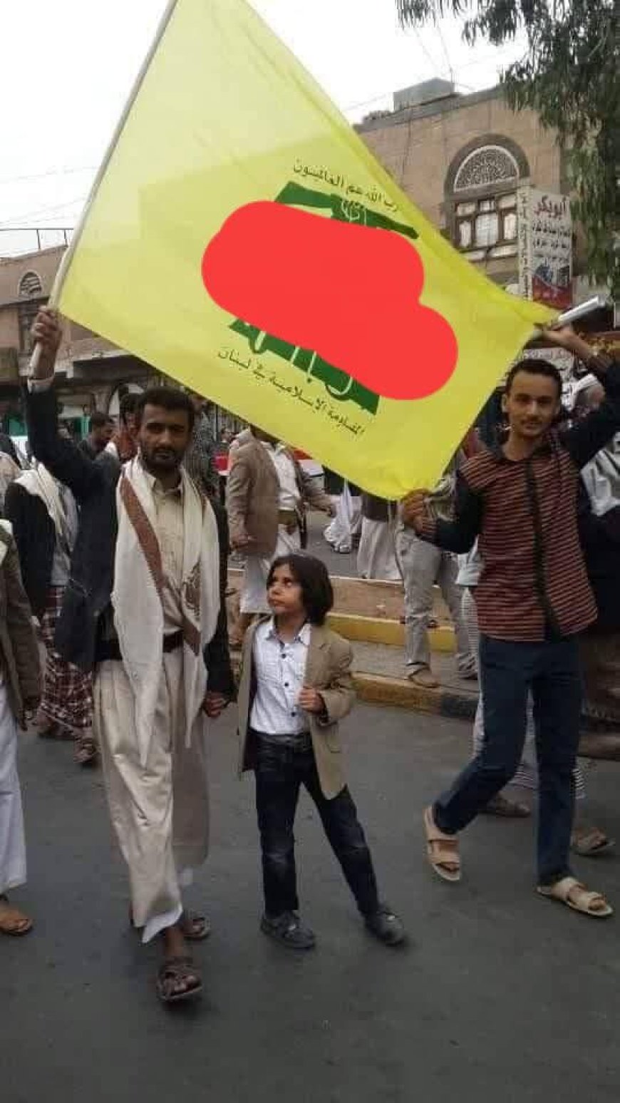 فضيحة: نجل وكيل بوزارة المالية يدير أمن الح،وثي ويتلقى العلاج على حساب الشرعية بالأردن عقب إصابته في الهجوم على مأرب(تعرف عليه )
