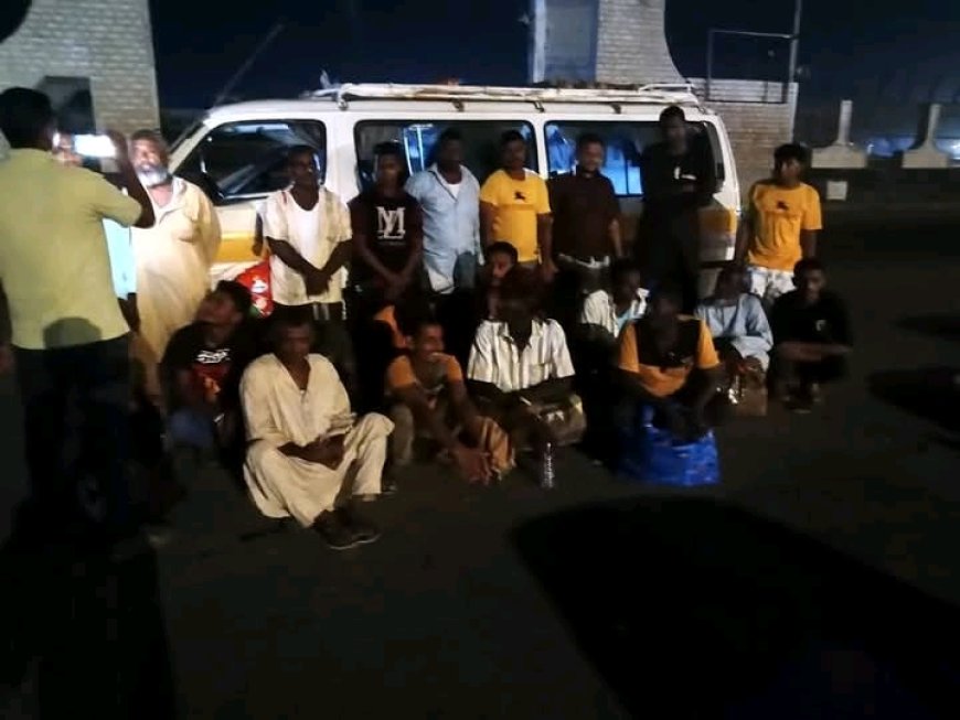 السلطة المحلية بالحديدة توجه باستقبال 21 صياداً عائدين من السودان...