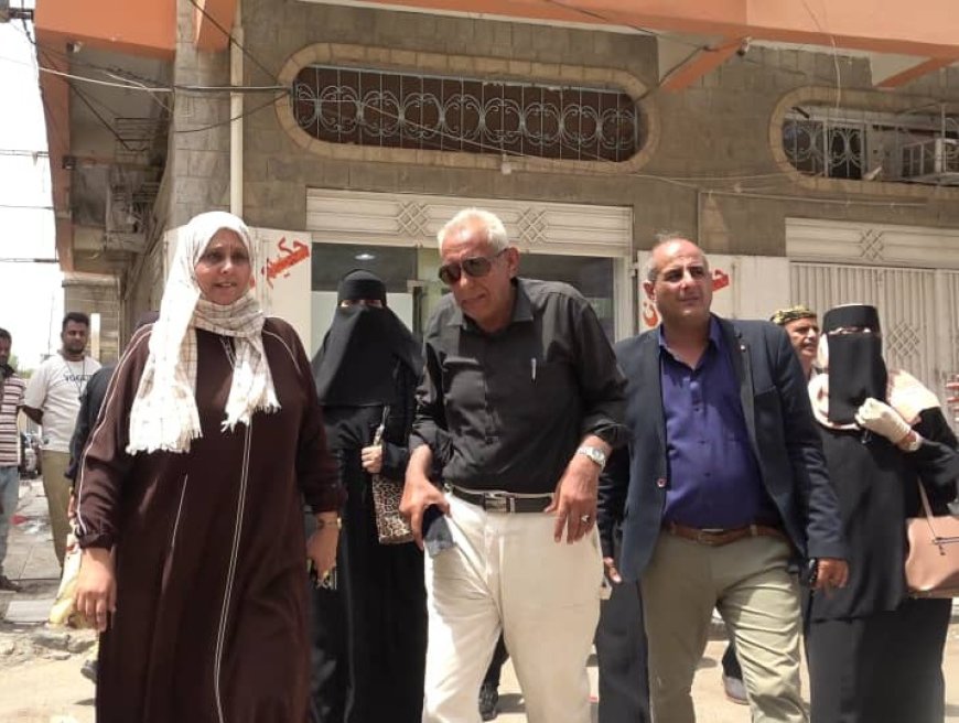 النيابة العامة تواصل حملتها على شركات الأدوية والصيدليات بمديرية المنصورة في عدن عدن /نشوان نصر