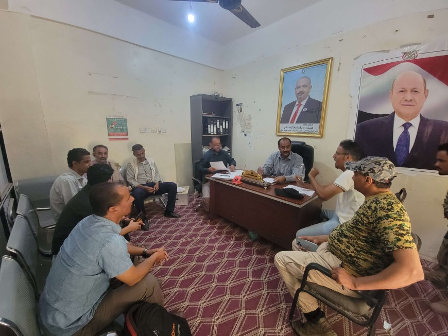 المدير بكر الشاعري يوقع مذكرات تفاهم مع منظمتي كير وديفرستي لتنفيذ مشاريع حيوية بمديرية قعطبة 