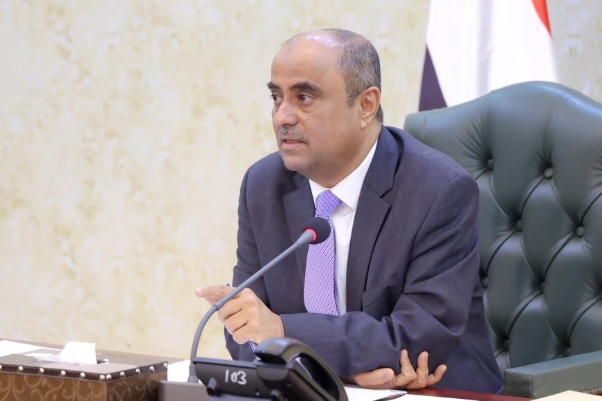 ناشط جنوبي: إيقاف كشوفات الإعاشة مطلب شعبي والشعب مستعد للنزول إلى الشارع