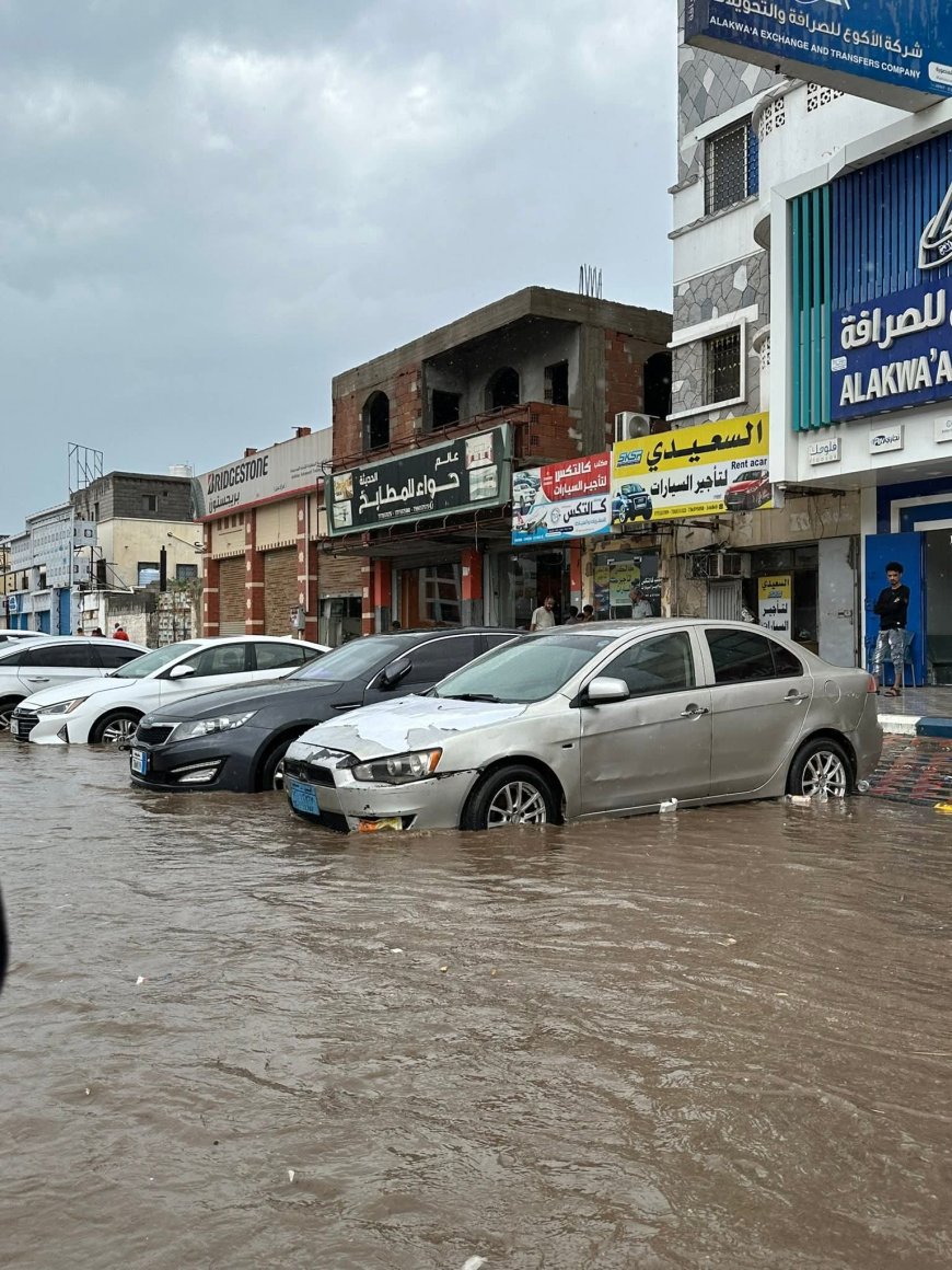 صور وحدث.. تحذيرات من خطورة المرور في شارع الحجاز بالمنصورة – عدن(لهذا السبب)